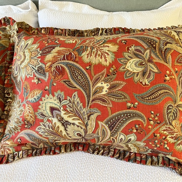 Country Curtains Drapery and Pillow Shams - Picture 8 of 11